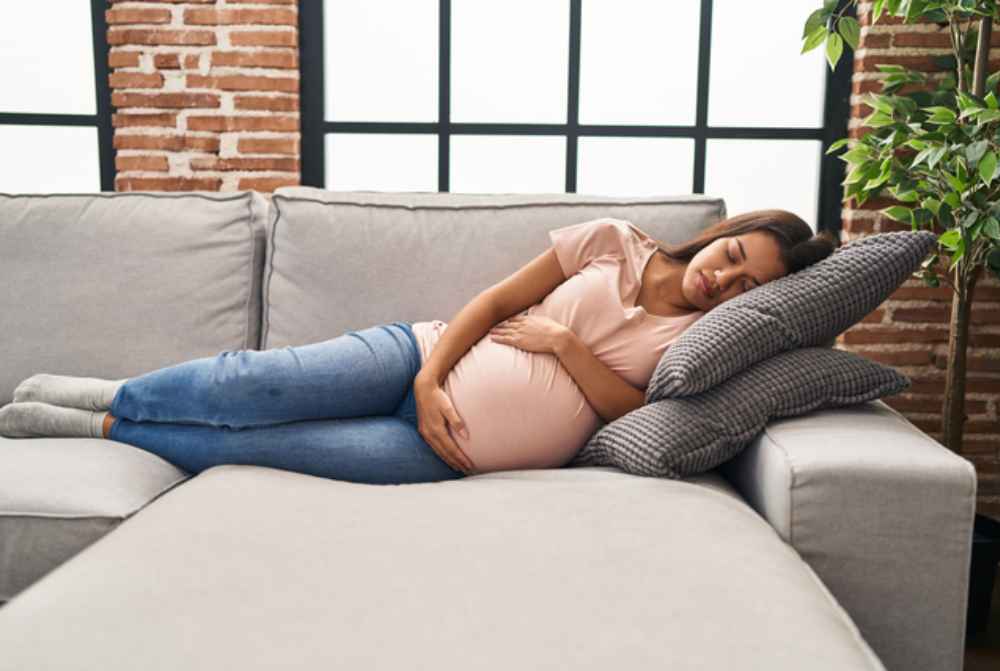 Discomfort from hemorrhoids during pregnancy with natural relief solutions